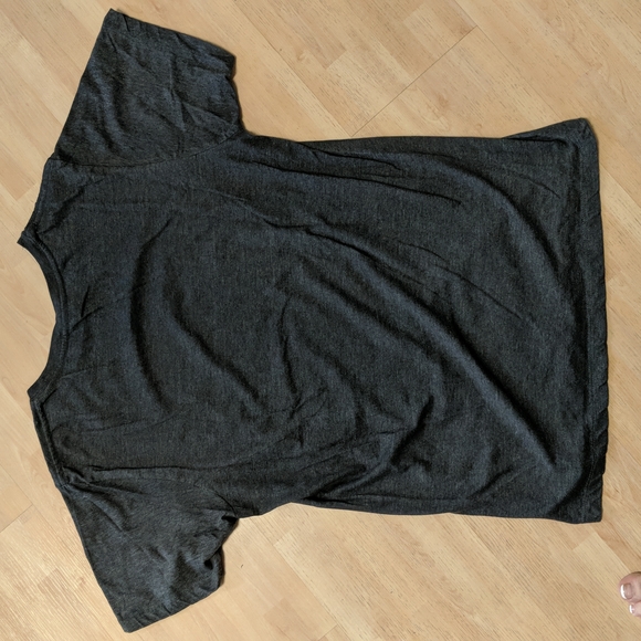 Dark-gray t-shirt with surf print in blue/white. Size M - Picture 4 of 6